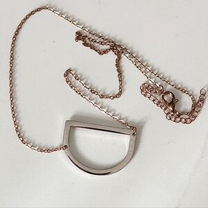 Chic Rose Gold Necklace with "D" Pendant